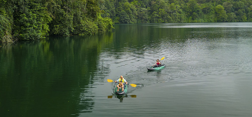 Banner do projeto Turismo Regenerativo da Associação Verde Esperança, com chamada para roteiros culturais, ambientais e gastronômicos conectando visitantes à natureza e à cultura local.