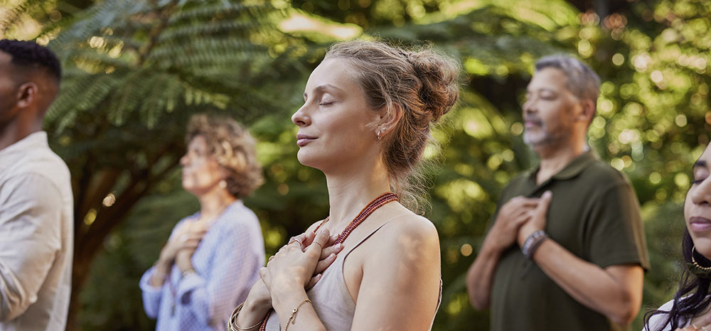 Banner do projeto Vive da Associação Verde Esperança, com chamada para vivências terapêuticas e filosóficas voltadas à reconexão do ser humano com a natureza.